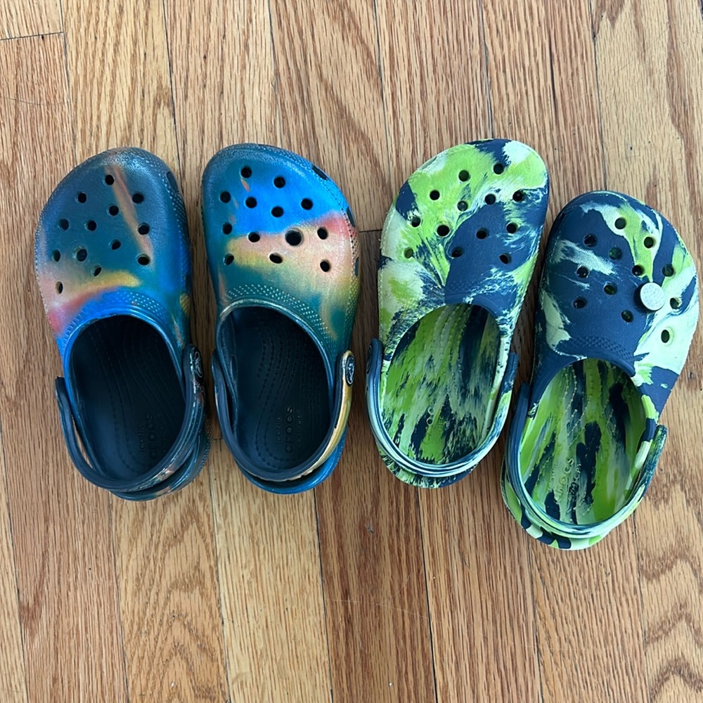 Two pair EUC Kids Crocs size toddler 10